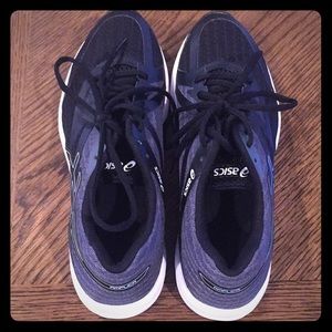 New without tags Asics woman’s running shoes.